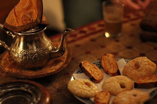 モロッコ　結婚式　お菓子　紅茶